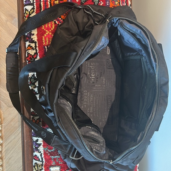 Rare Lululemon workout, yoga or travel bag. - Picture 8 of 13